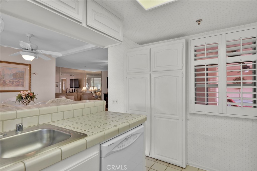 500 E Amado Road 407