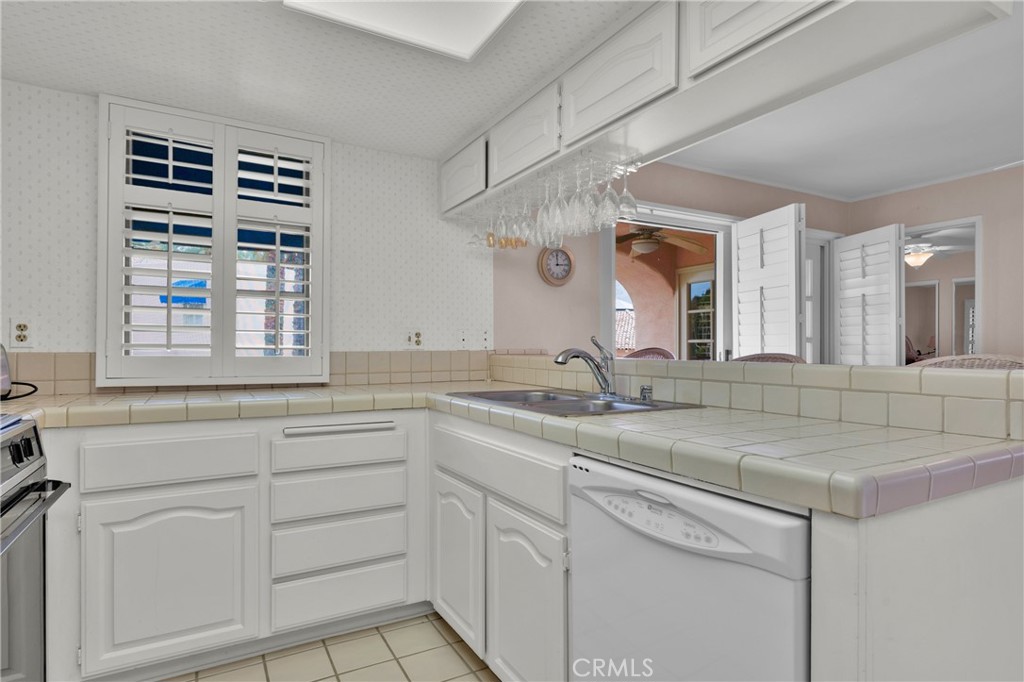 500 E Amado Road 407