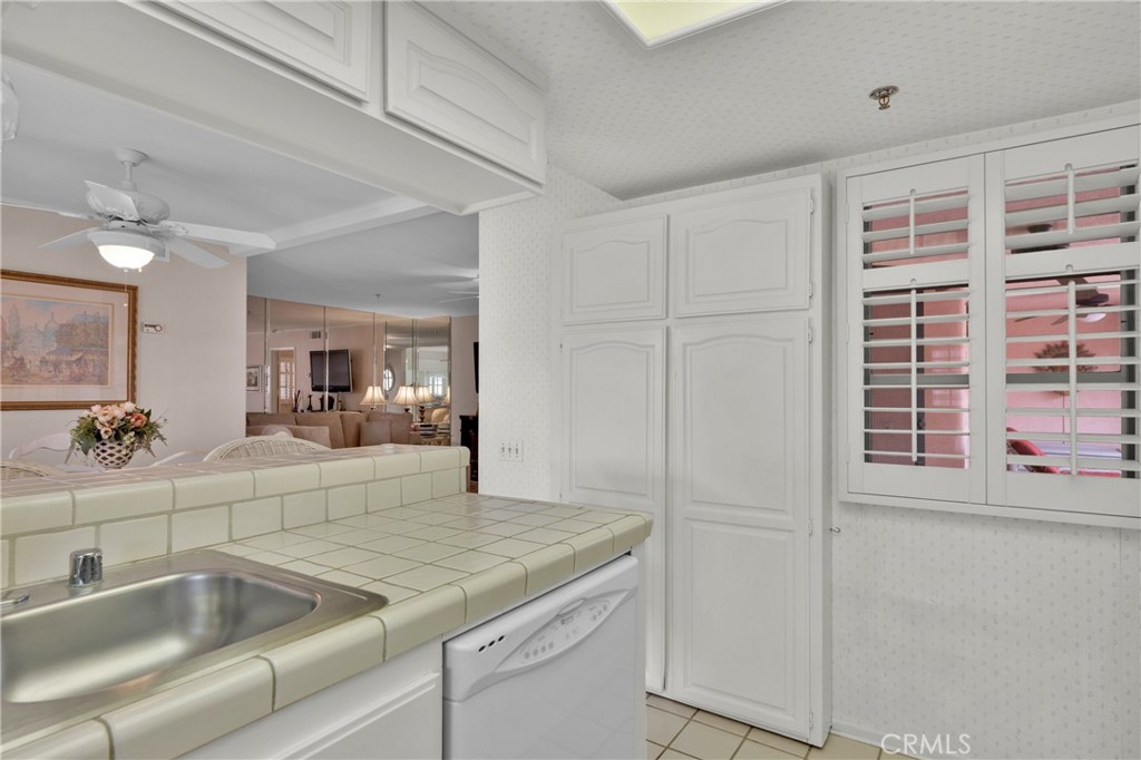500 E Amado Road 407