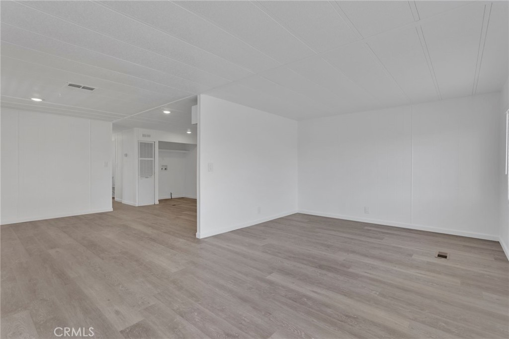 15252 Seneca Road 29