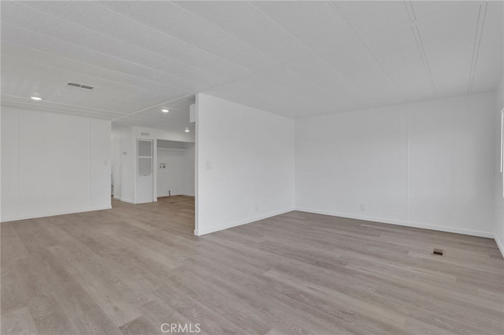 15252 Seneca Road 29