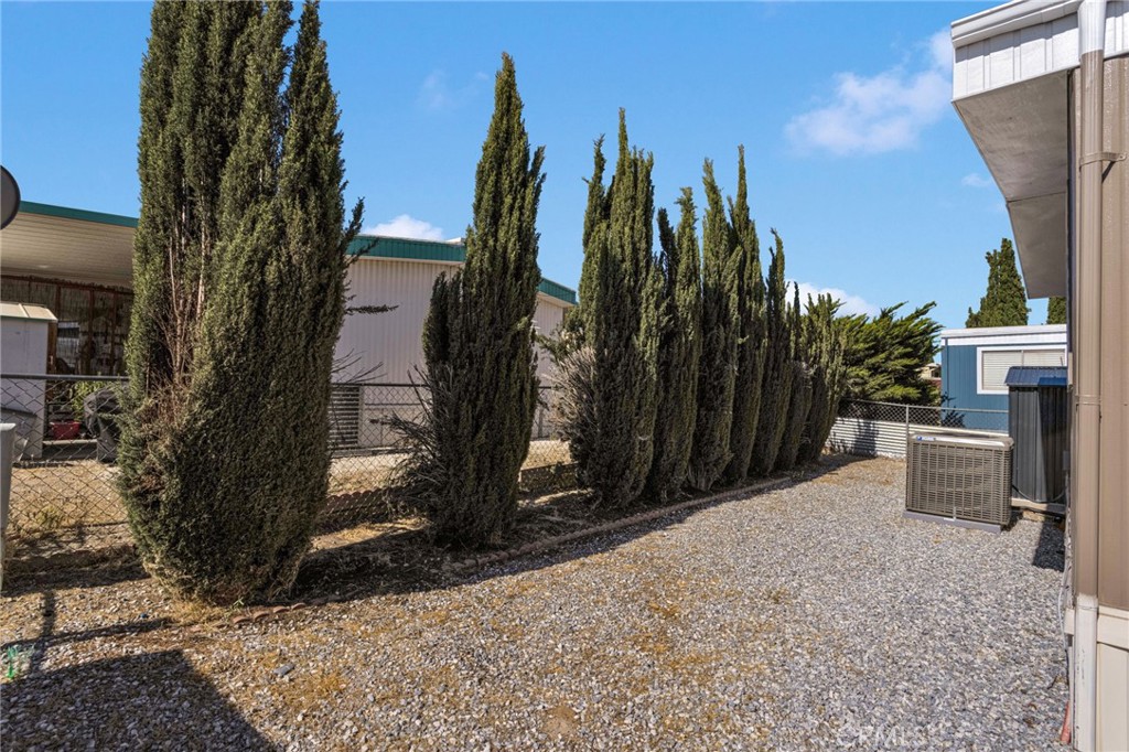 15252 Seneca Road 29