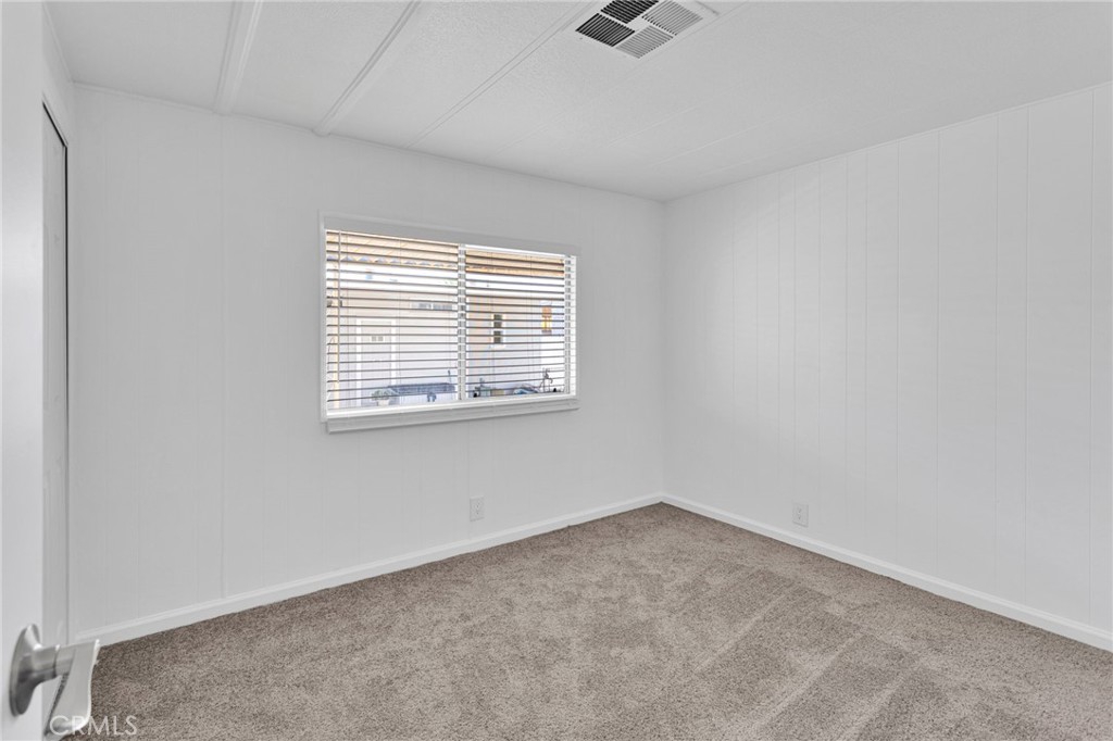 15252 Seneca Road 29