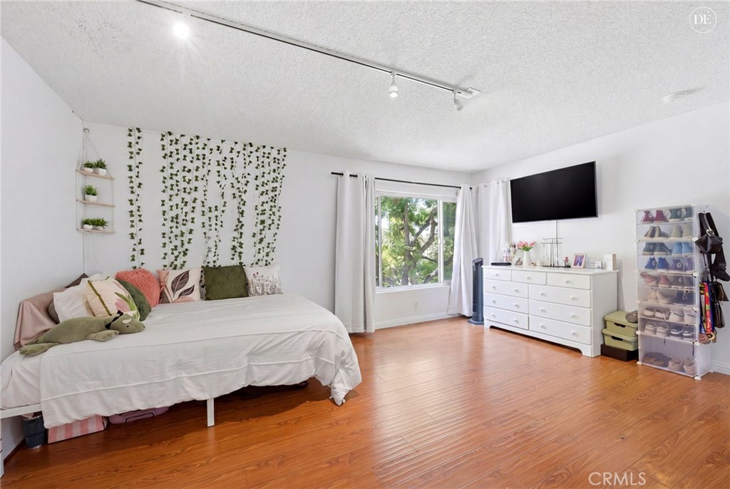 23721 Highland Valley Road