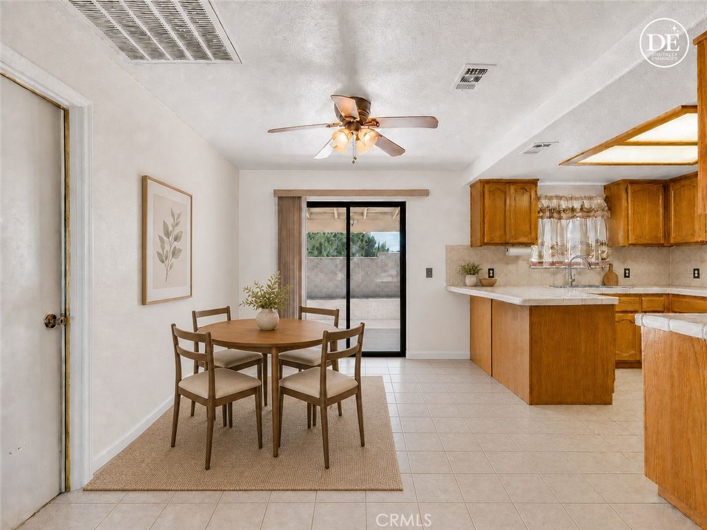 8756 Oakwood