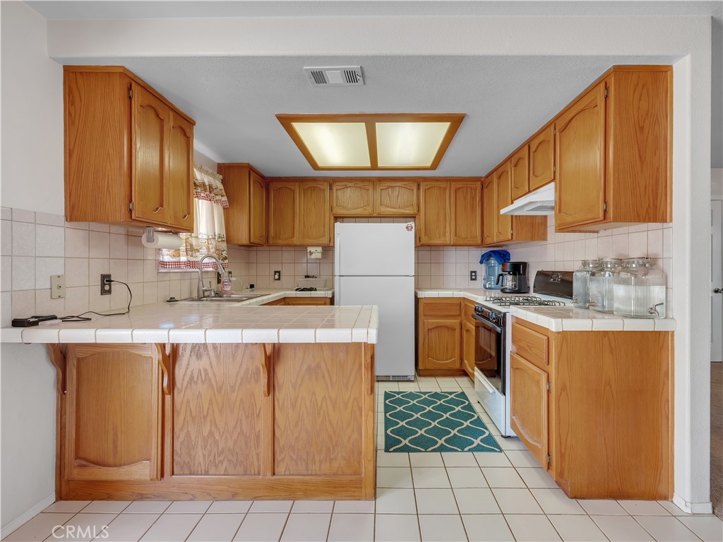 8756 Oakwood