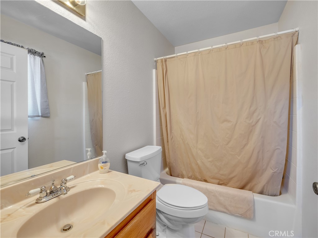 8756 Oakwood