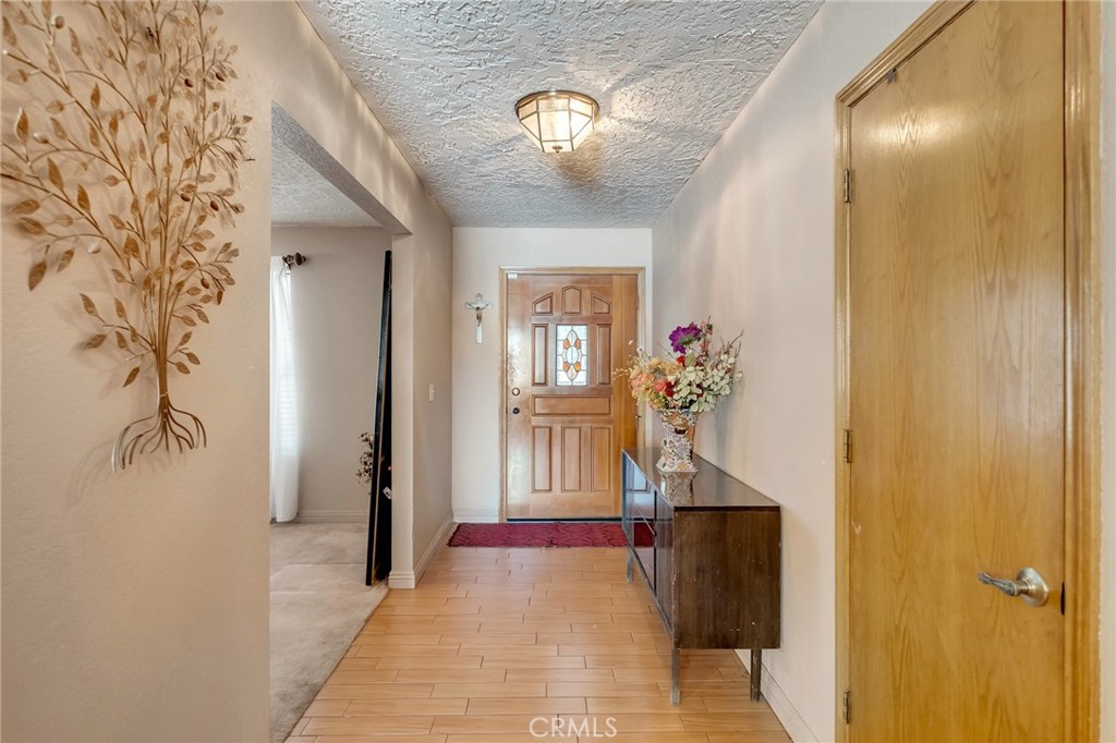 14861 Riverside
