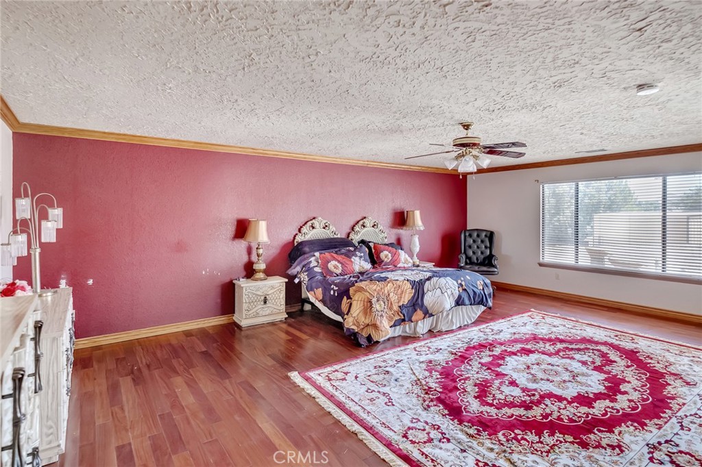14861 Riverside