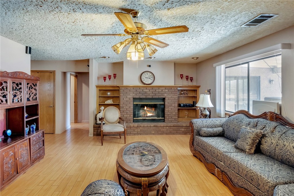 14861 Riverside
