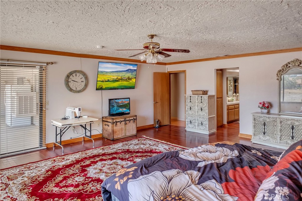 14861 Riverside