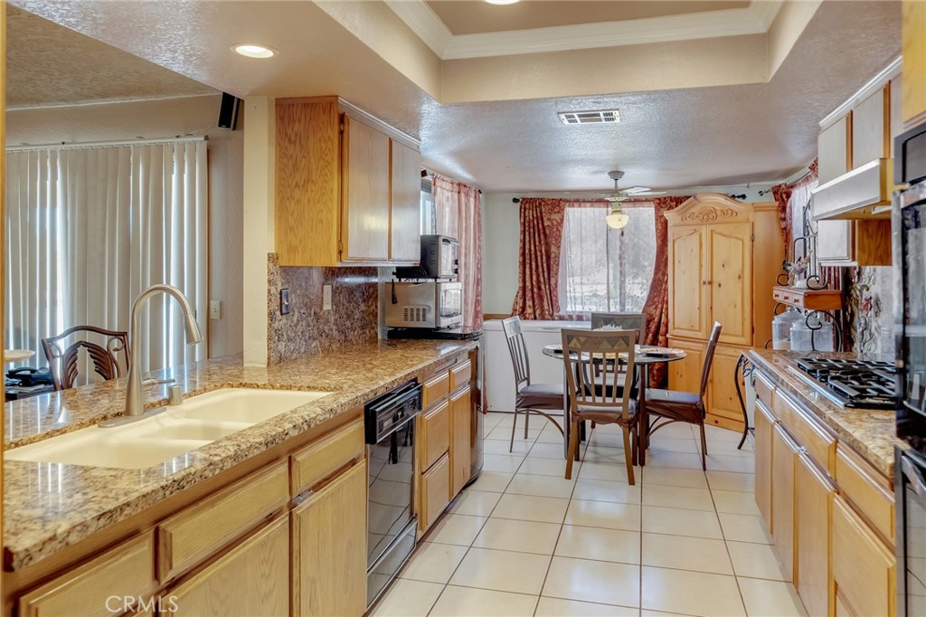 14861 Riverside