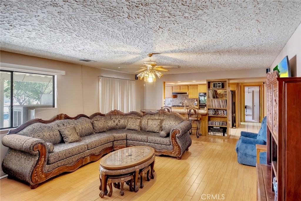 14861 Riverside