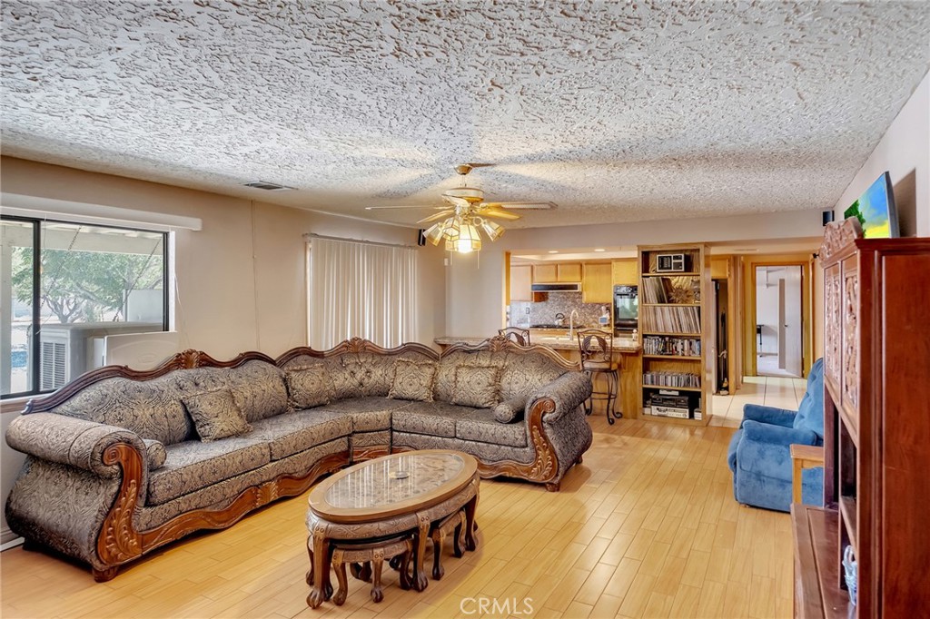 14861 Riverside