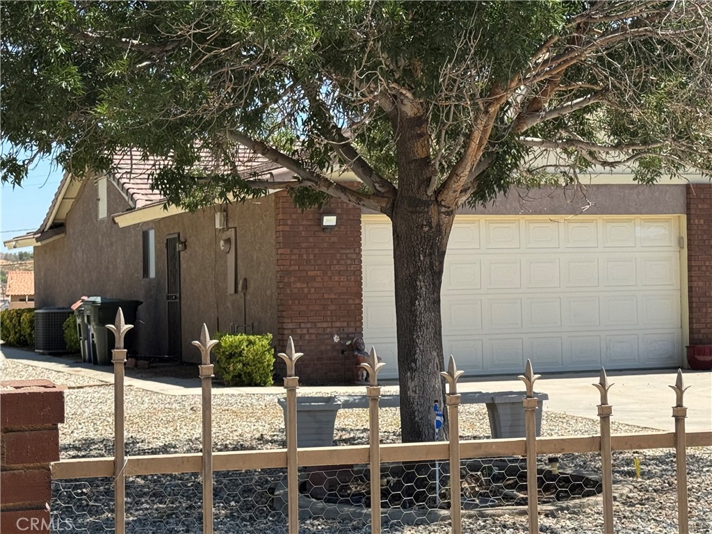 14861 Riverside
