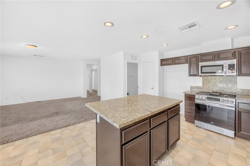15752 Whitecap Way