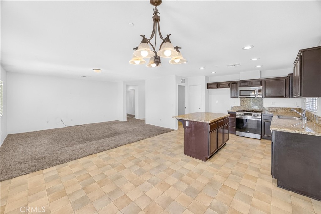 15752 Whitecap Way