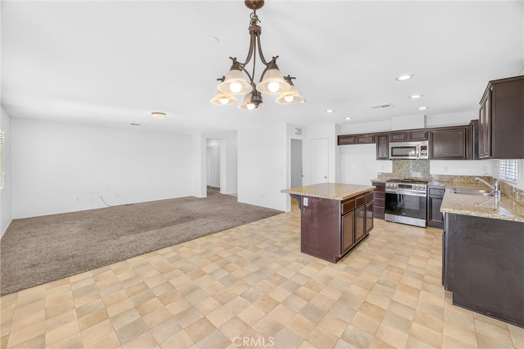 15752 Whitecap Way