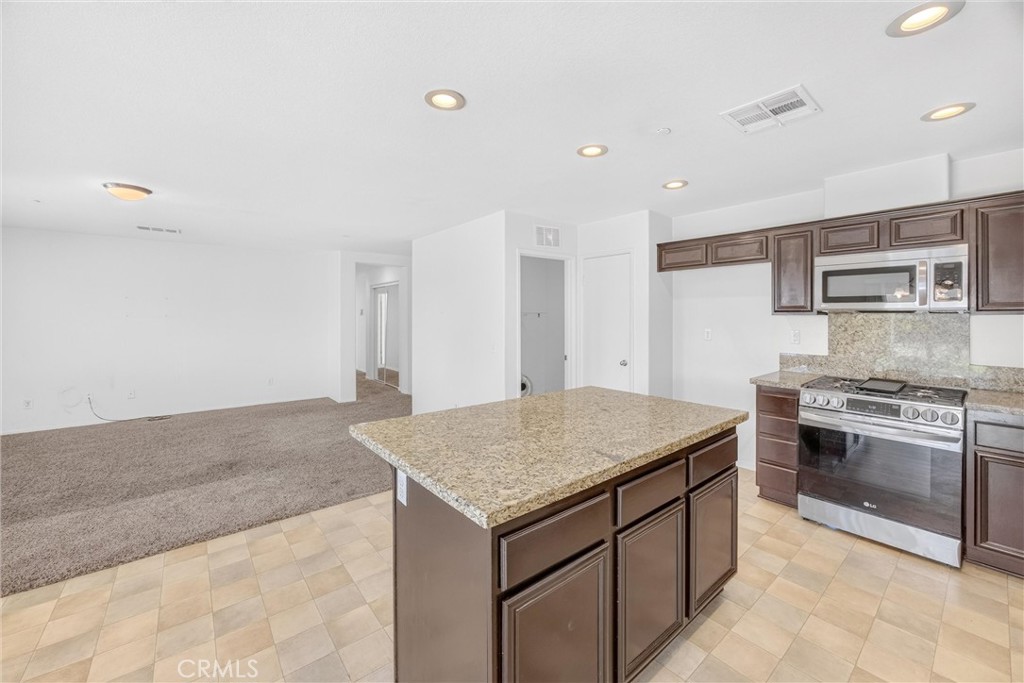 15752 Whitecap Way