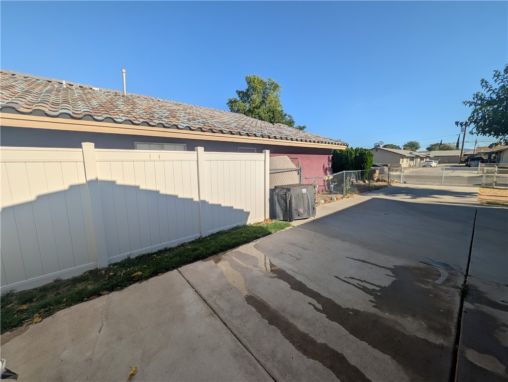 16410 Smoke Tree