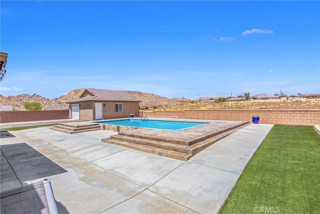 17858 Cabazon