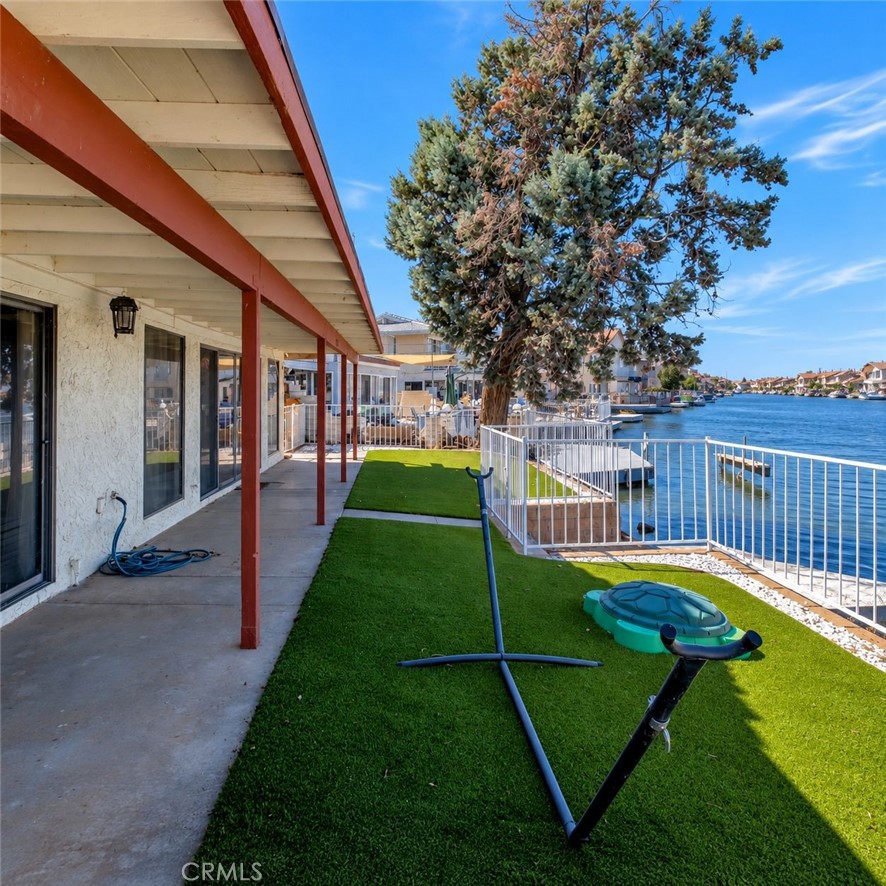 18262 Harbor
