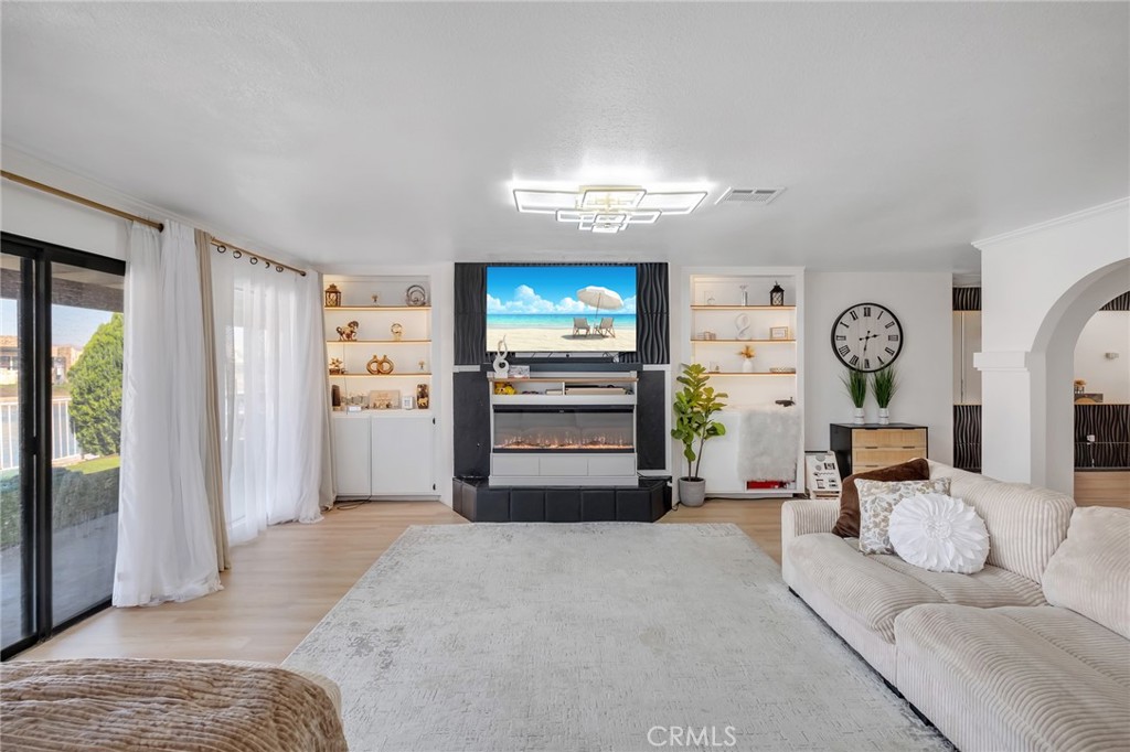 18262 Harbor