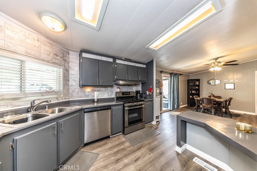 13381 Magnolia Avenue 33