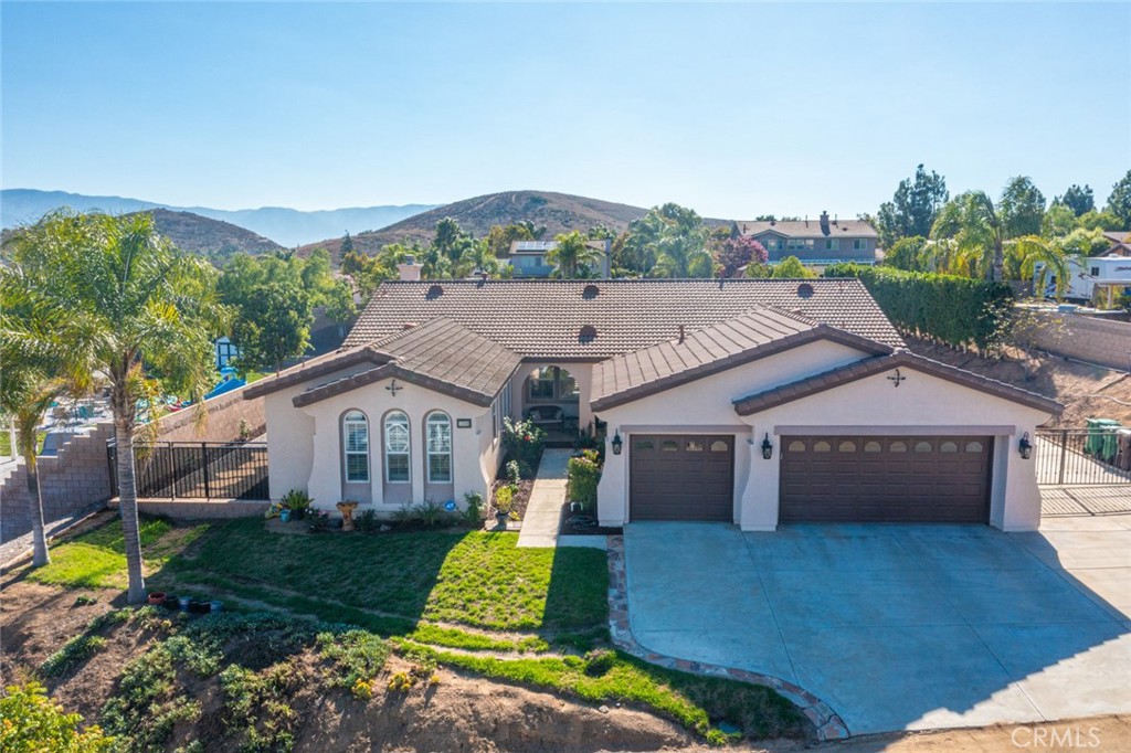 1592 Clydesdale Court