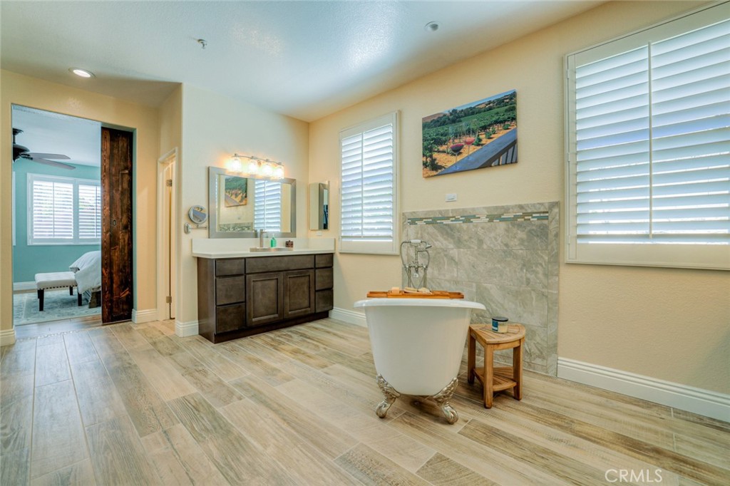 1592 Clydesdale Court