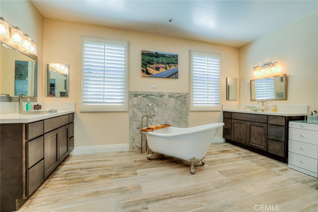 1592 Clydesdale Court