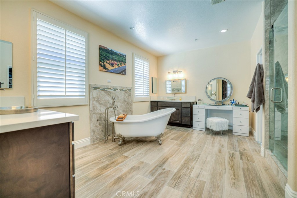 1592 Clydesdale Court