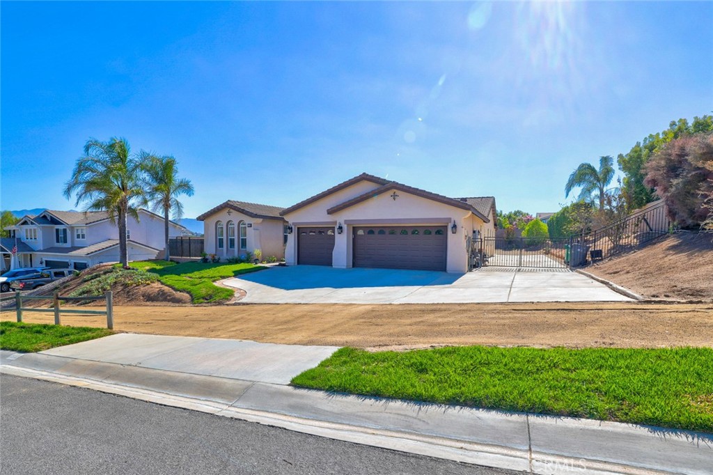 1592 Clydesdale Court