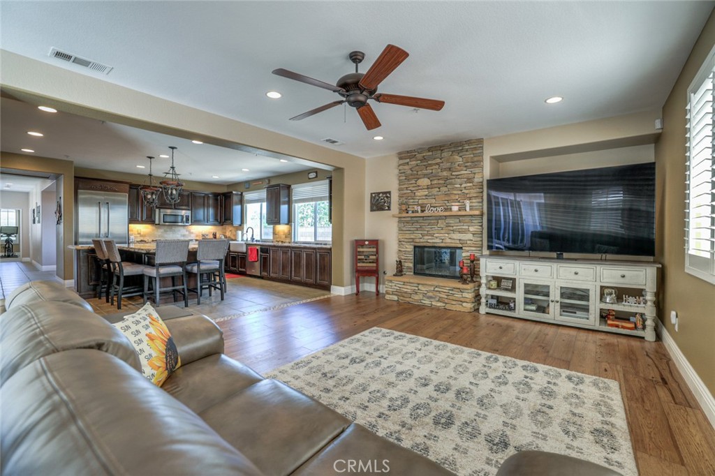 1592 Clydesdale Court