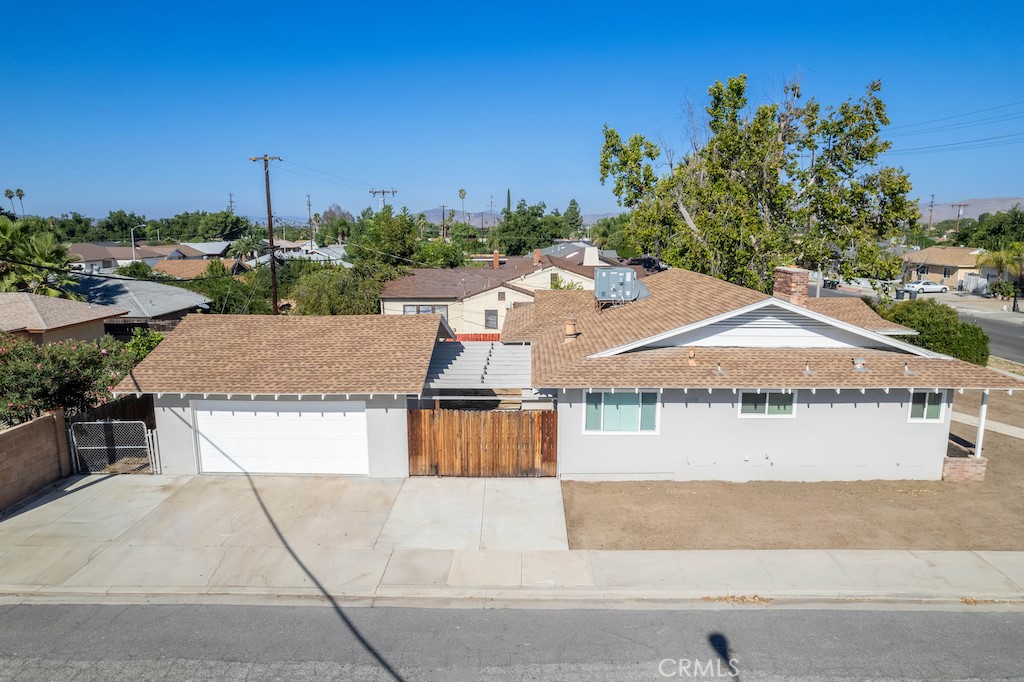 305 W Mayberry Avenue