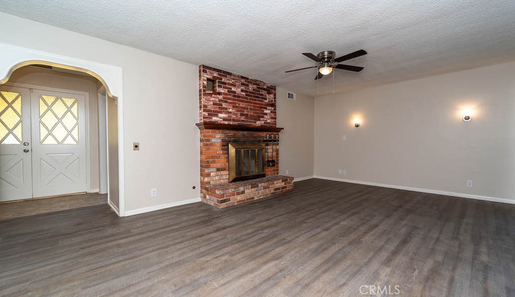 305 W Mayberry Avenue