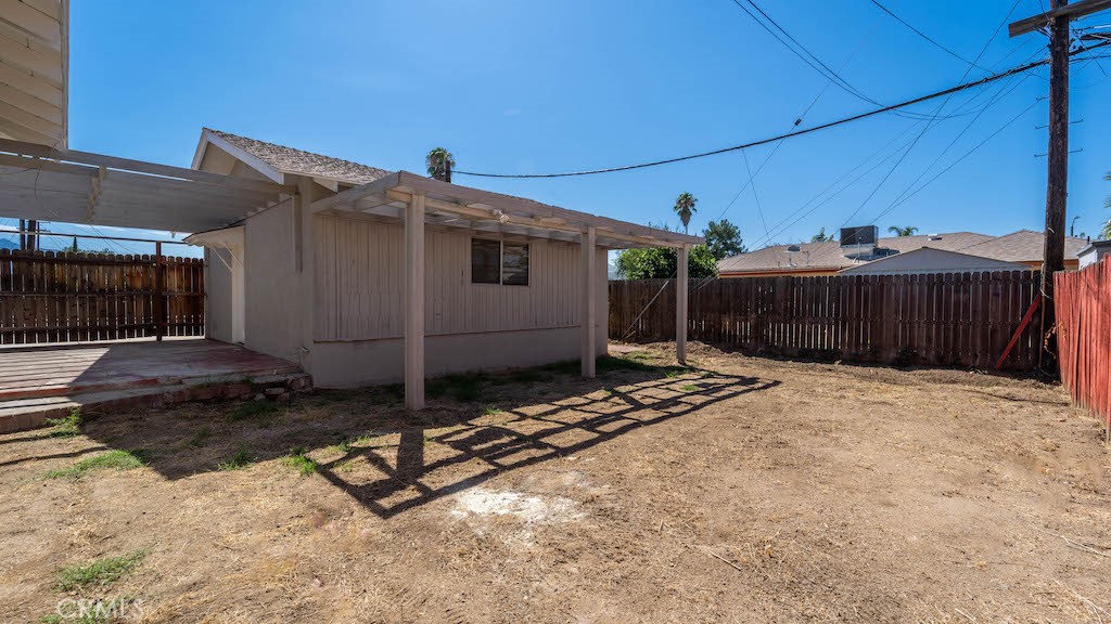 305 W Mayberry Avenue