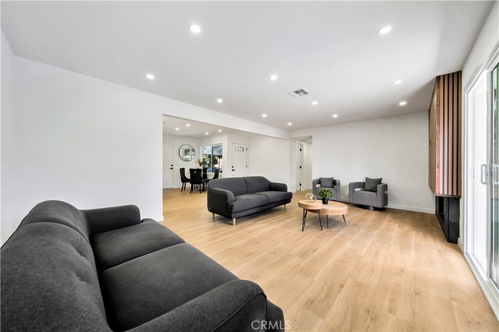 2201 Spinnaker Street