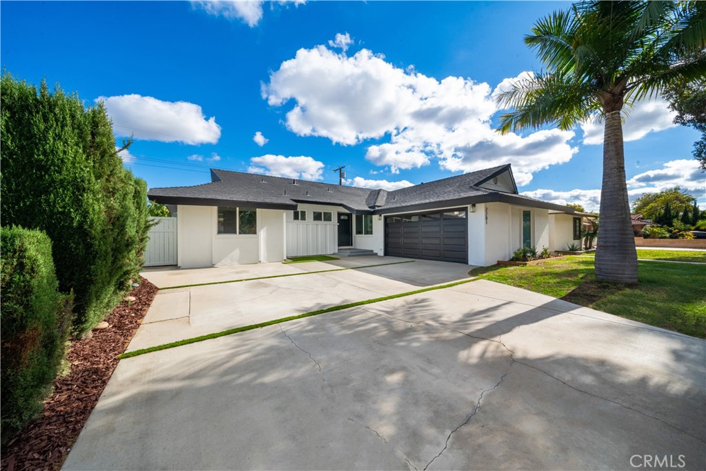 2201 Spinnaker Street