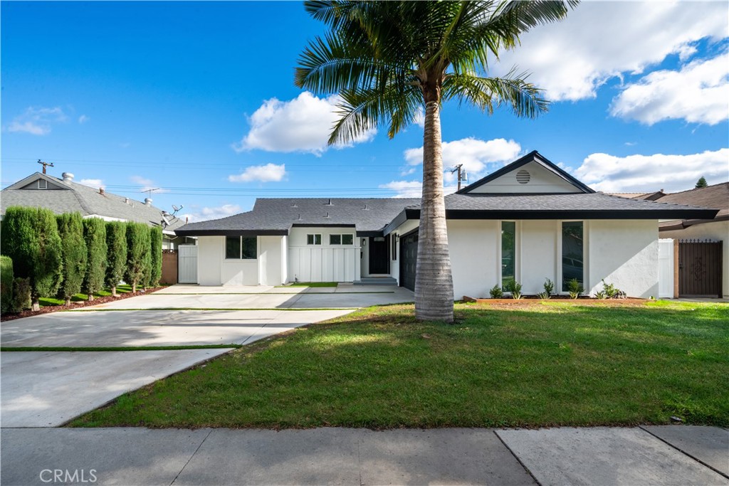 2201 Spinnaker Street