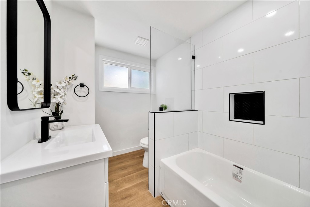 2201 Spinnaker Street