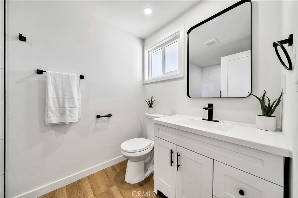 2201 Spinnaker Street