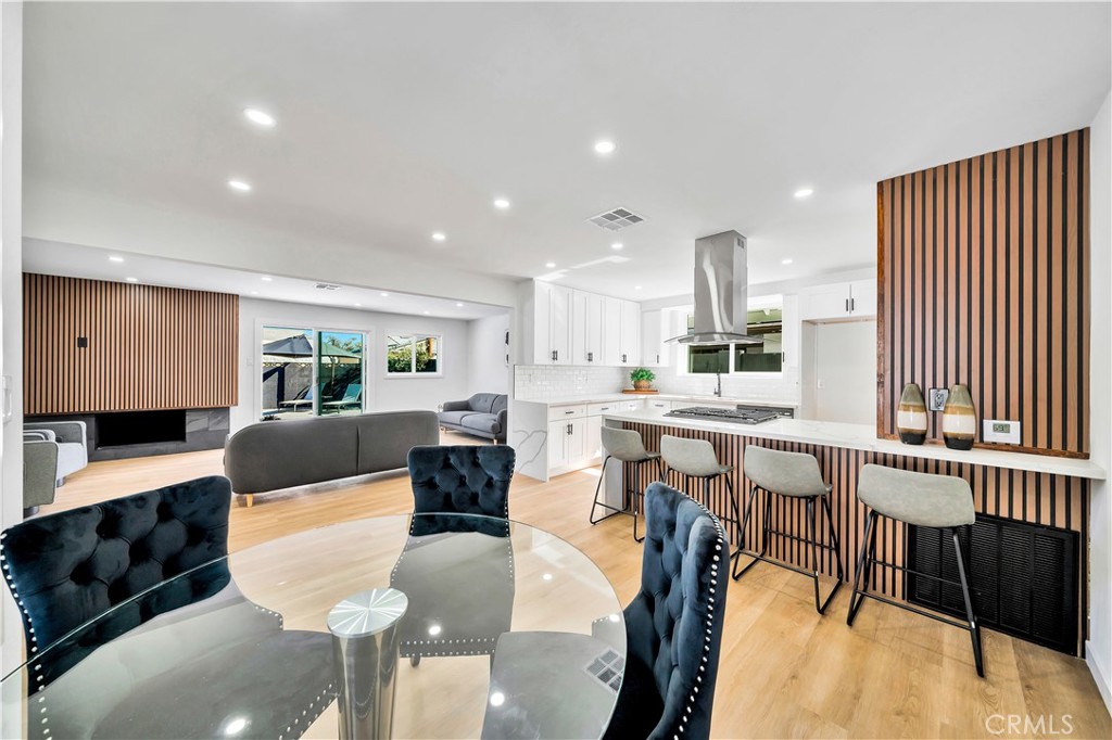 2201 Spinnaker Street