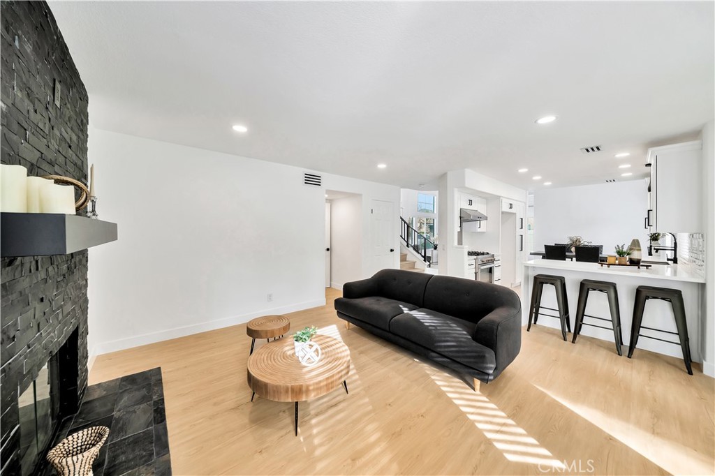 13109 Broken Bit Circle