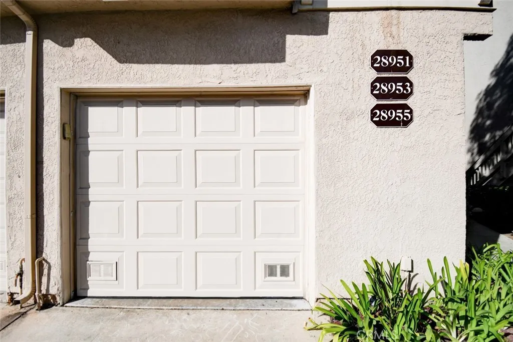 28951 Canyon Oak Drive # 8