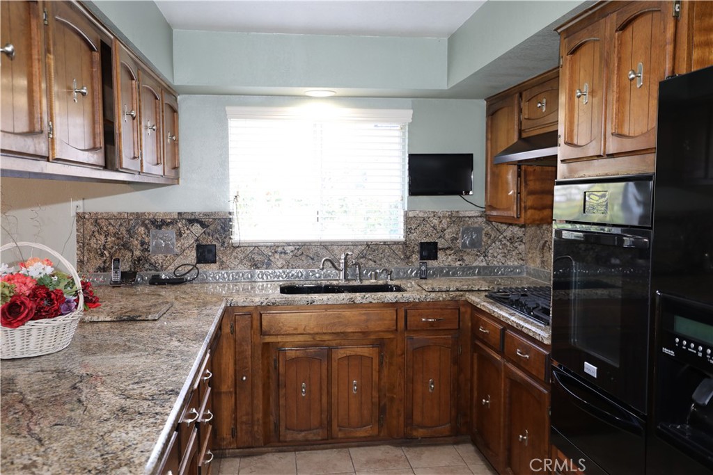 35608 Persimmon Street