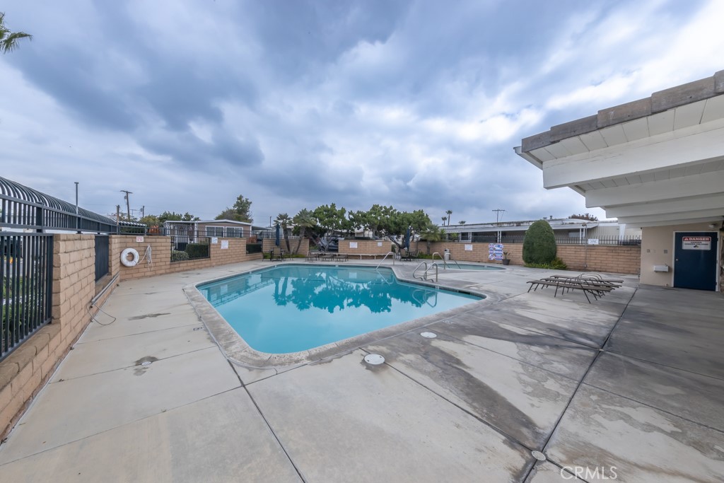 200 N GRAND Avenue 79