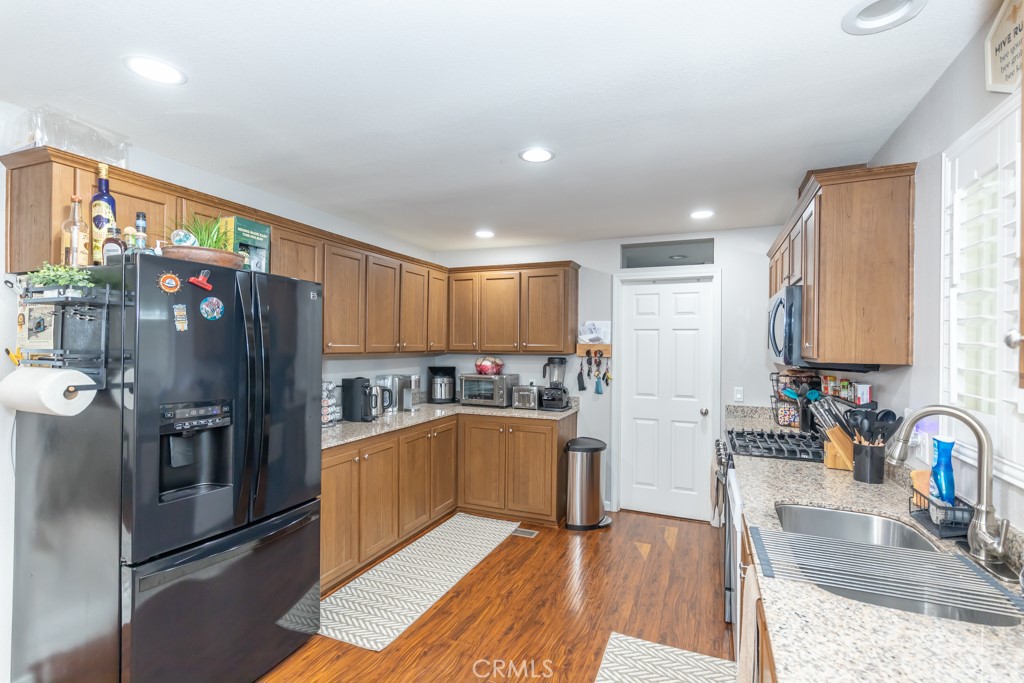 200 N GRAND Avenue 79