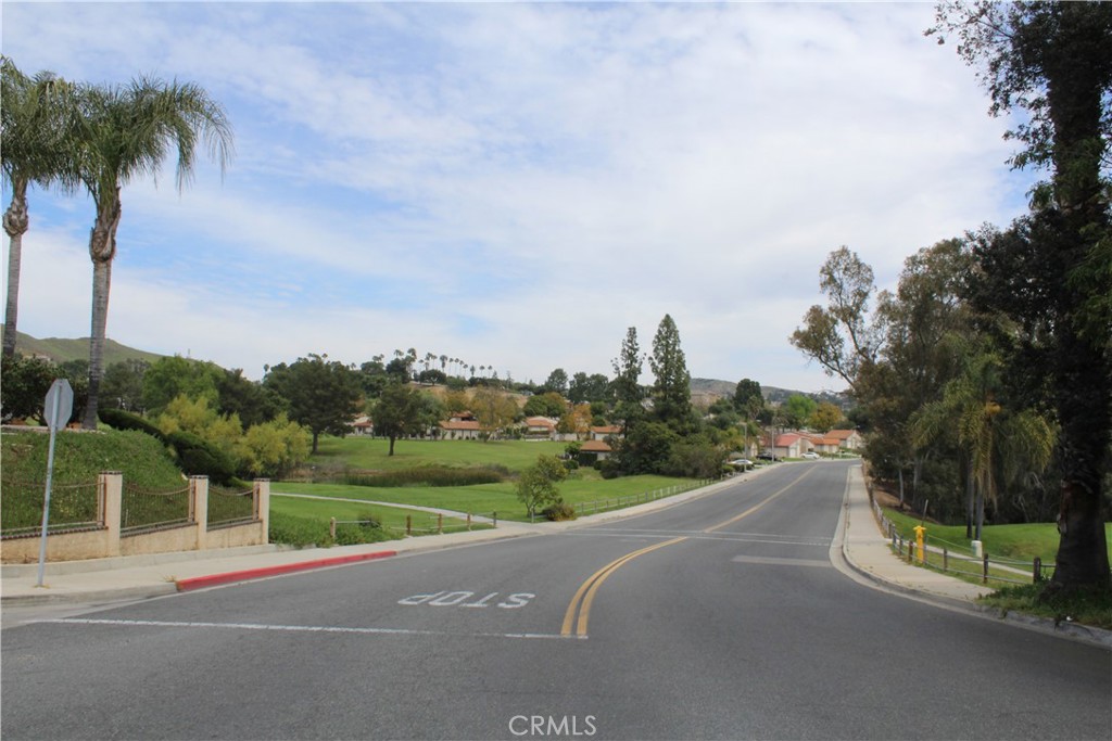 8065 Lakeside