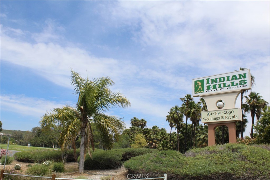 8065 Lakeside